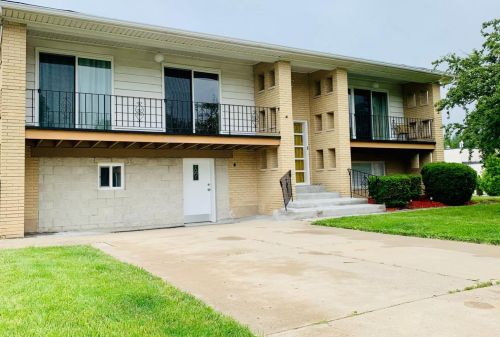 2202 85th Ave, Gary, IN 46410-7270