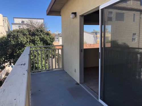 3516 Ocean Dr, Oxnard CA  93035-4345 exterior