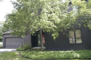 22 Oakshore Dr, Cleveland OH  44108-1118 exterior