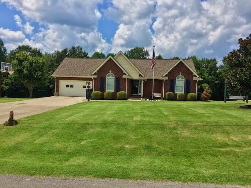 1121 High Lake Dr, Dickson, TN 37055-6050