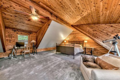 11415 Sitzmark Way, Truckee CA  96161-6163 exterior