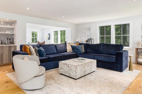 86 Lower Cross Rd, Greenwich CT  06831-3002 exterior