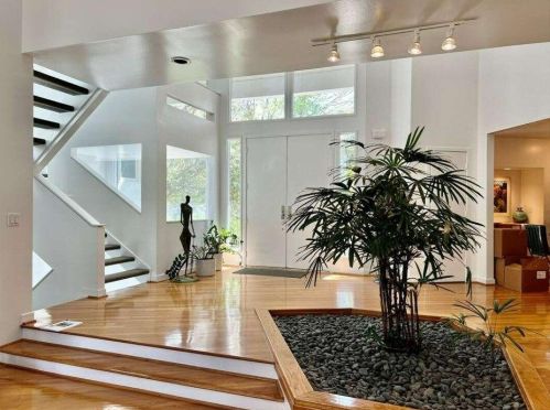 13 Heards Overlook Ct, Atlanta GA  30328-4757 exterior