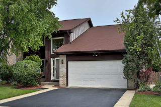 665 Greenview Ln, Wheeling, IL 60090-3213