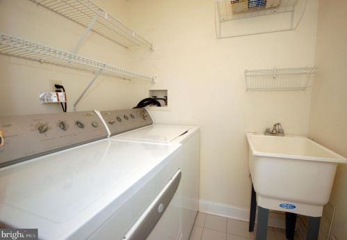 6 Torrey Ln, Princeton NJ 08542-3231 exterior