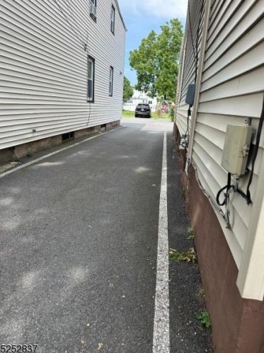96 Broughton Ave, Bloomfield NJ  07003-3906 exterior