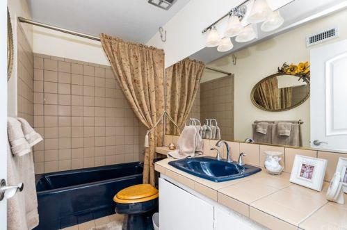 6270 Woodsboro Ave, Anaheim CA  92807-2347 exterior