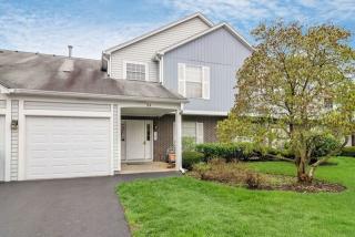 94 Midhurst Ct, Naperville, IL 60565-3246