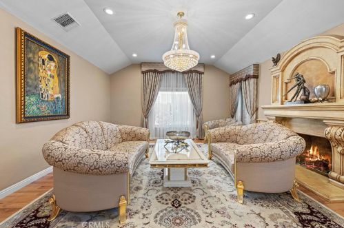 1215 Cordova Ave, Glendale CA  91207-1734 exterior