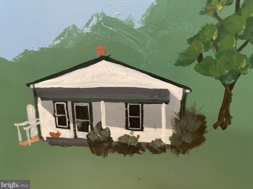 12644 School St, Clifton, VA 20124-1722