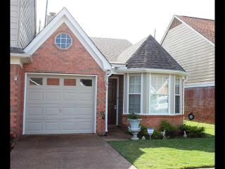 1821 Winship Dr, Cordova, TN 38016-1528