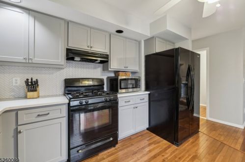 145 Nottingham Sq, Hackettstown NJ  07840-4236 exterior