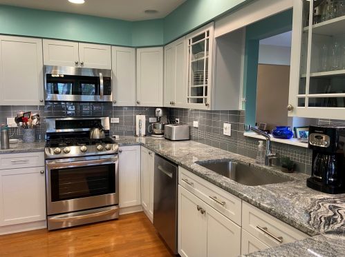 1055 Greenridge Rd, Buffalo Grove, IL 60089-4119