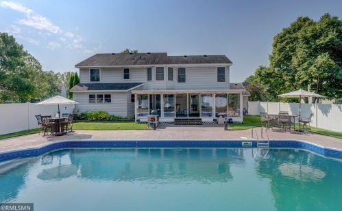 11950 Wedgewood Dr, Minneapolis, MN 55433-6701
