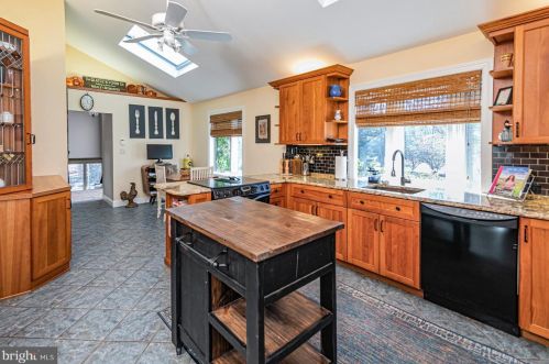 10 Alta Vista Dr, Princeton NJ  08540-7406 exterior