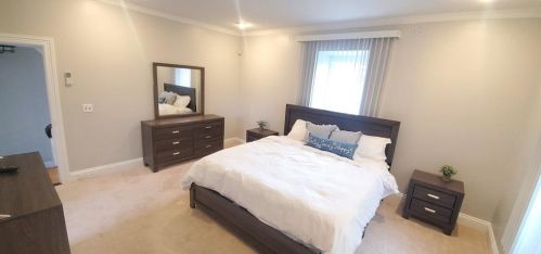 130 Touro St, Middletown, RI 02840-2985