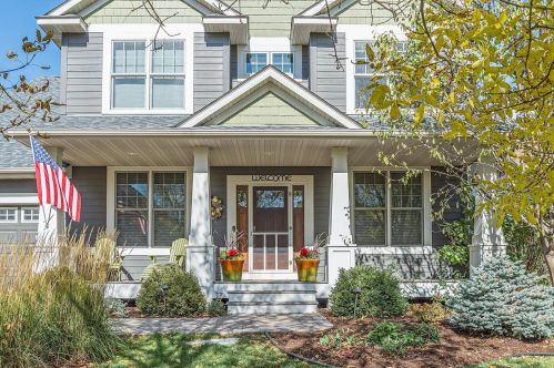 2332 Fieldstone Curv, Saint Paul MN  55129-6218 exterior