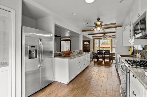 3637 Fairesta St, Glendale CA 91214-1804 exterior