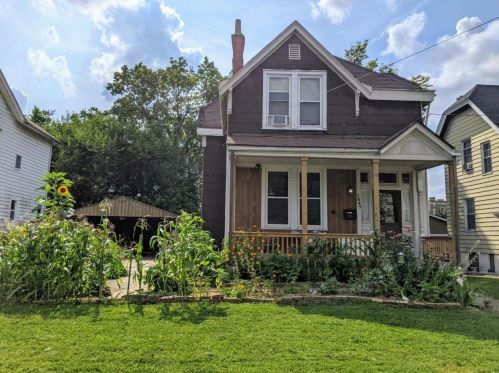 1047 Academy Ave, Cincinnati, OH 45205-1642