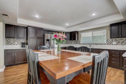 145 El Valle Opulento, Vista CA 92083-7708 exterior