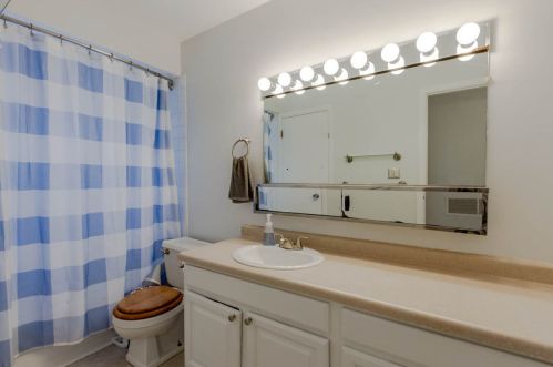 305 Lyons Dr, Lemont IL  60440-1852 exterior