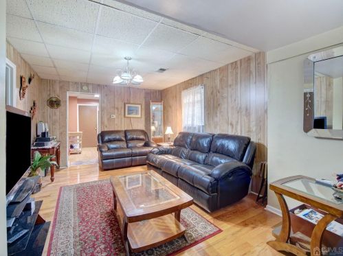 231 Old Rd, Sewaren, NJ 07077-1012