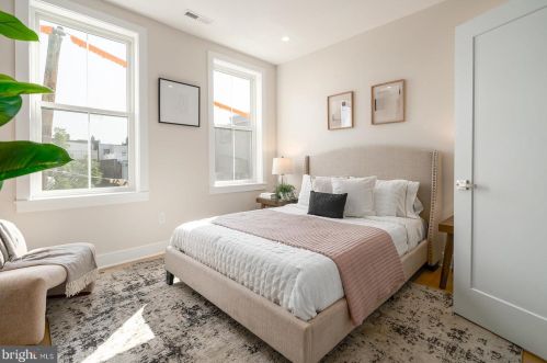 2302 Gordon St, Philadelphia PA 19132-4631 exterior