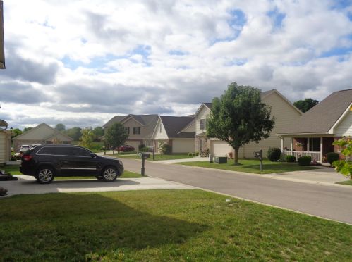 263 Hampton Trl, Springfield, OH 45502-8496