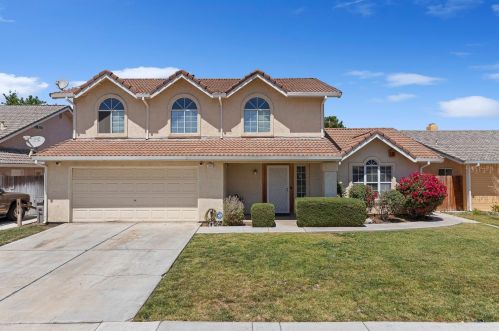 1026 Acaciawood Ct, Los Banos, CA 93635-2937