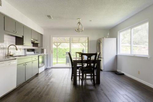 11710 Big Trail Cir, Austin TX  78759 exterior