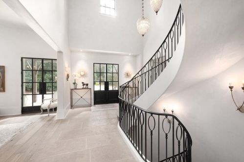 3994 Emma Ln, Atlanta GA  30342-3835 exterior