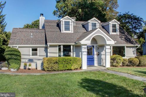 2119 Westmoreland St, Falls Church, VA 22043-1704