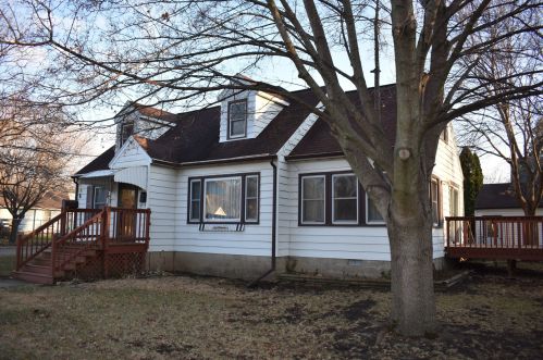 214 8th St, Nelson, IL 61021-3736