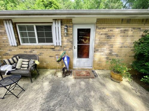 8684 Chestnut Ln, Lithia Springs, GA 30122-3409