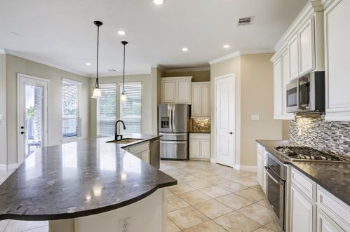 20215 Bristol Blf Ln, Richmond TX 77407-1507 exterior