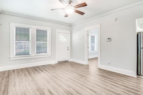 555 Holly St, Atlanta GA  30318-8143 exterior