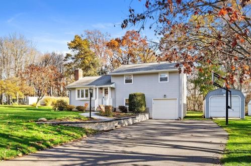 5 Gem Dr, Ellington, CT 06029-3905