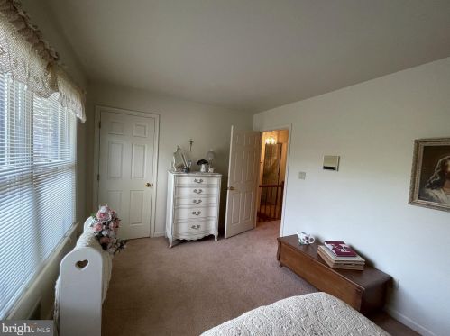 112 Bentley Ln, Lancaster PA  17603-6223 exterior