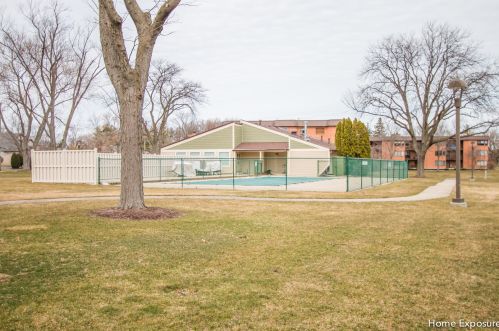 6443 Clarendon Hills Rd, Willowbrook IL  60527-2150 exterior