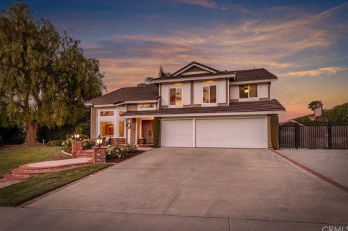 6830 Shadowood St, Riverside, CA 92506-6245