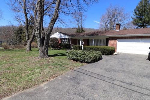 49 Coolidge Ave, Torrington, CT 06790-2908
