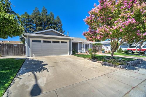 1967 Aster Ln, Manteca, CA 95336-6211