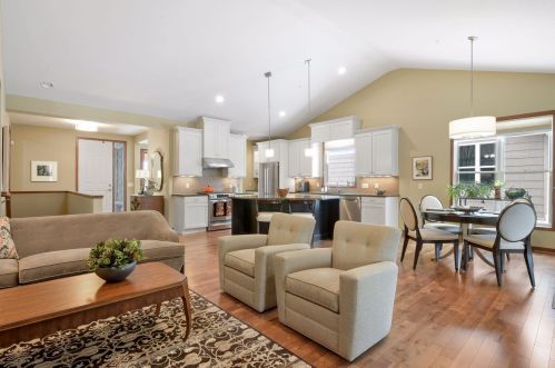 10727 Lyndale Bluffs Trl, Minneapolis, MN 55420-5653