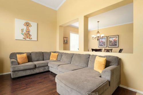 12595 Orangeblossom Ln, Riverside CA  92503-7058 exterior