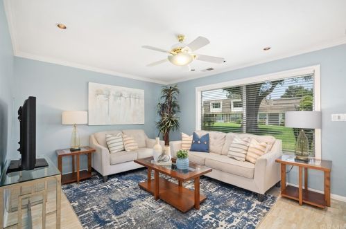 10067 Sparrow Ave, Santa Ana, CA 92708-6724