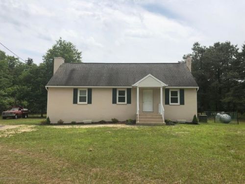 30 Lacey Rd, Lakehurst, NJ 08759-2921