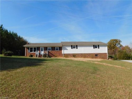 896 Bescher Chapel Rd, Trinity, NC 27370-7005