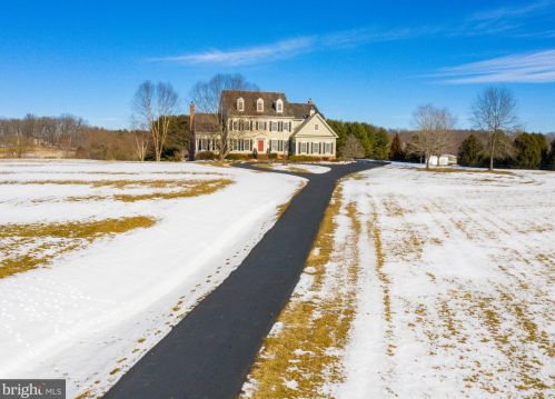 37444 Hunt Valley Ln, Purcellville, VA 20132-4368