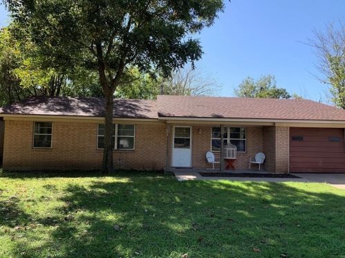 415 Railroad Ave, Hico, TX 76457-6237