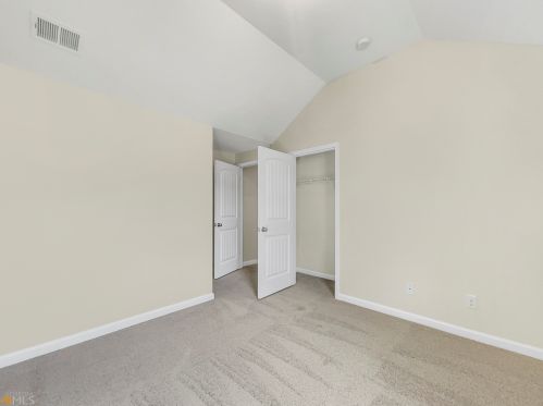 5905 El Segundo Way, Atlanta GA  30349-7521 exterior